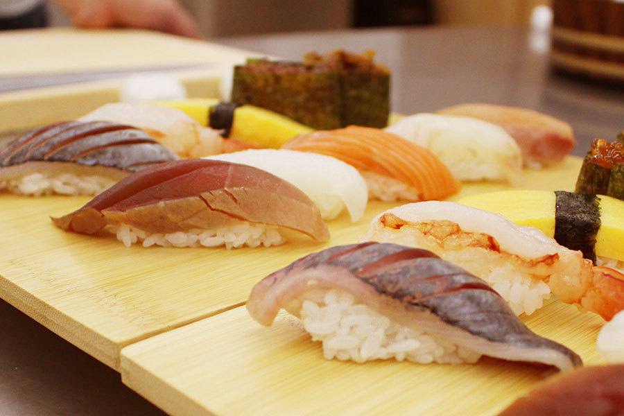 築地 寿司が握り放題 食べ放題 イクラやマグロが何貫でも食べられる寿司握り体験が婚活にも使えるらしい レッツエンジョイ東京